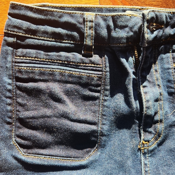 Miss Selfridge Kick flare stretched jeans - Picture 4 of 10